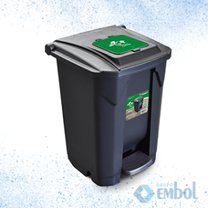 LIXEIRA PLASTICA ARQPLAST 60L PRETA COM PEDAL UND